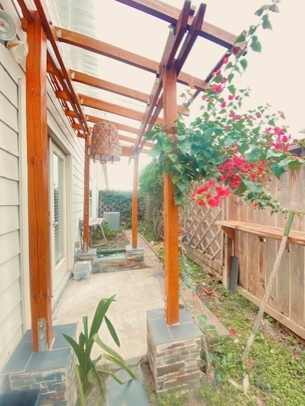 Building Photo - 3729 Main Poplar Dr