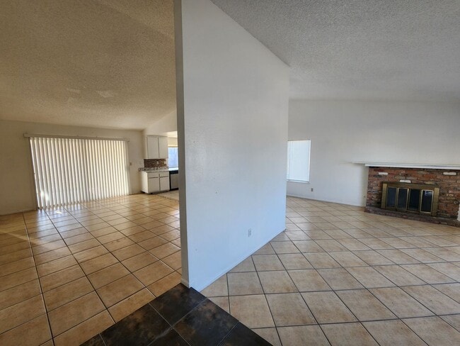 Building Photo - Affordable Single-Story Home