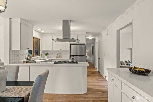 Building Photo - Spacious rambler-style 4 bed 2 bath house in Edmonds