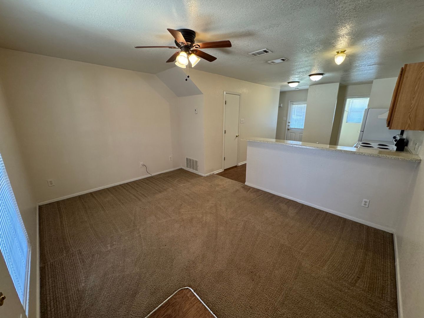 Building Photo - 1100 Leslie Cir