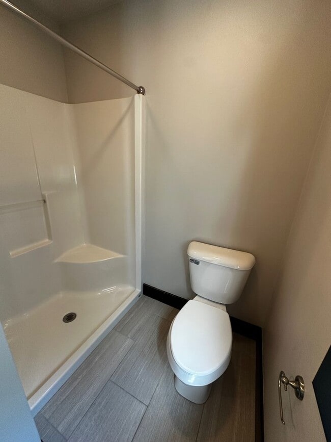 Building Photo - Gorgeous modern 5 bedroom - Minutes from MSU!