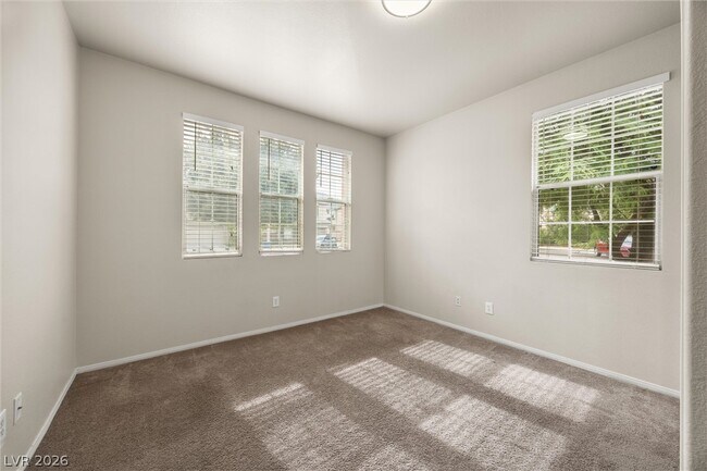 Building Photo - 428 Eternity St