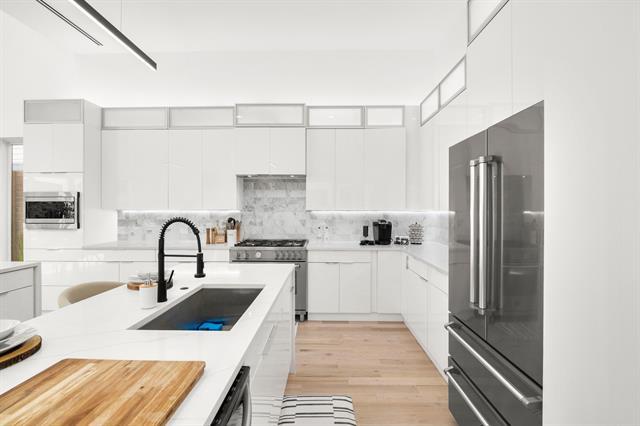 Building Photo - 4811 Cowan Ave