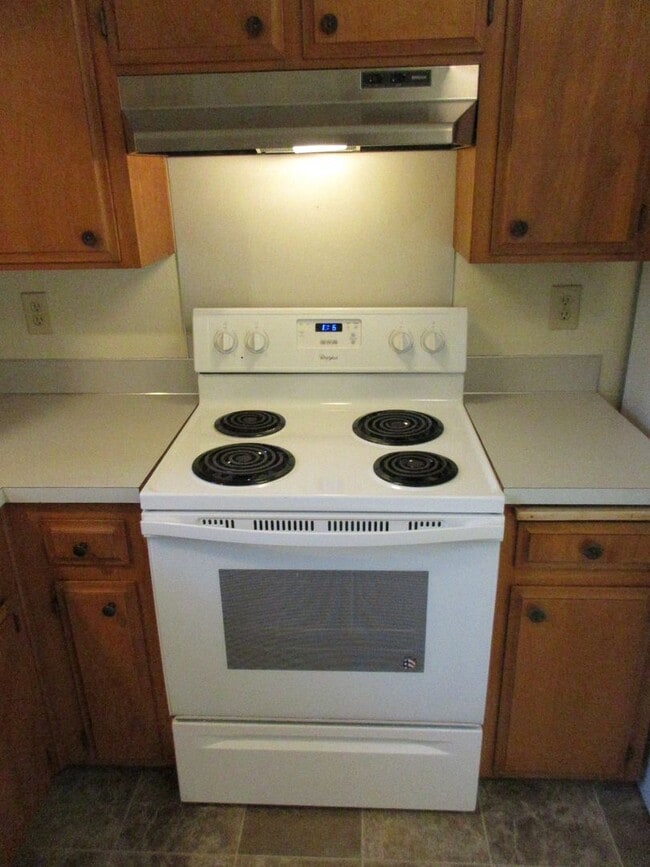 Building Photo - 2218 Navaho Ct SE