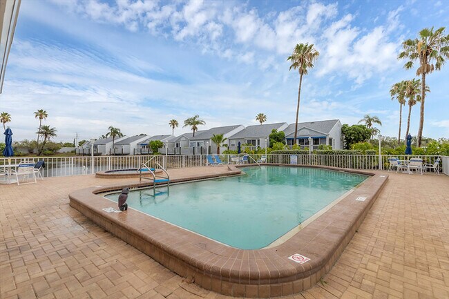 Building Photo - 513 Woodstork Cir