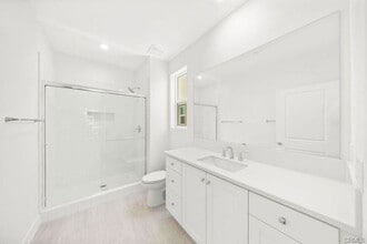 Building Photo - 470 Lobata