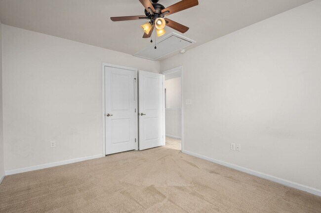 Building Photo - Smithfield Home