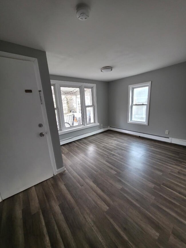 Building Photo - 204 Elizabeth Ave