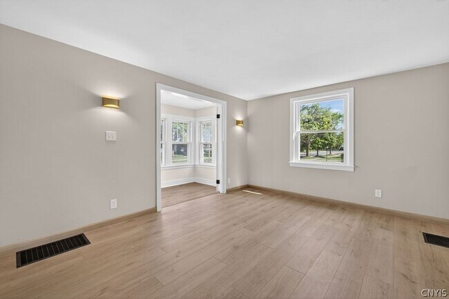 Building Photo - 423 Wendell Terrace