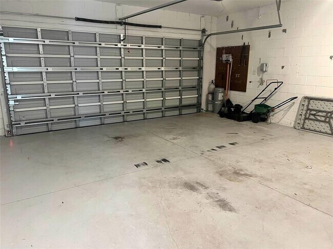 Building Photo - 5554 Braken Fern Wy