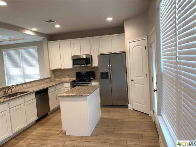 Building Photo - 2024 Rueben Rd