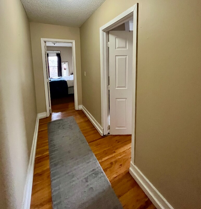 Building Photo - 916 Marshall Ave