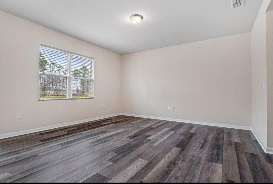 Building Photo - 3425 Honey Ivy Ln