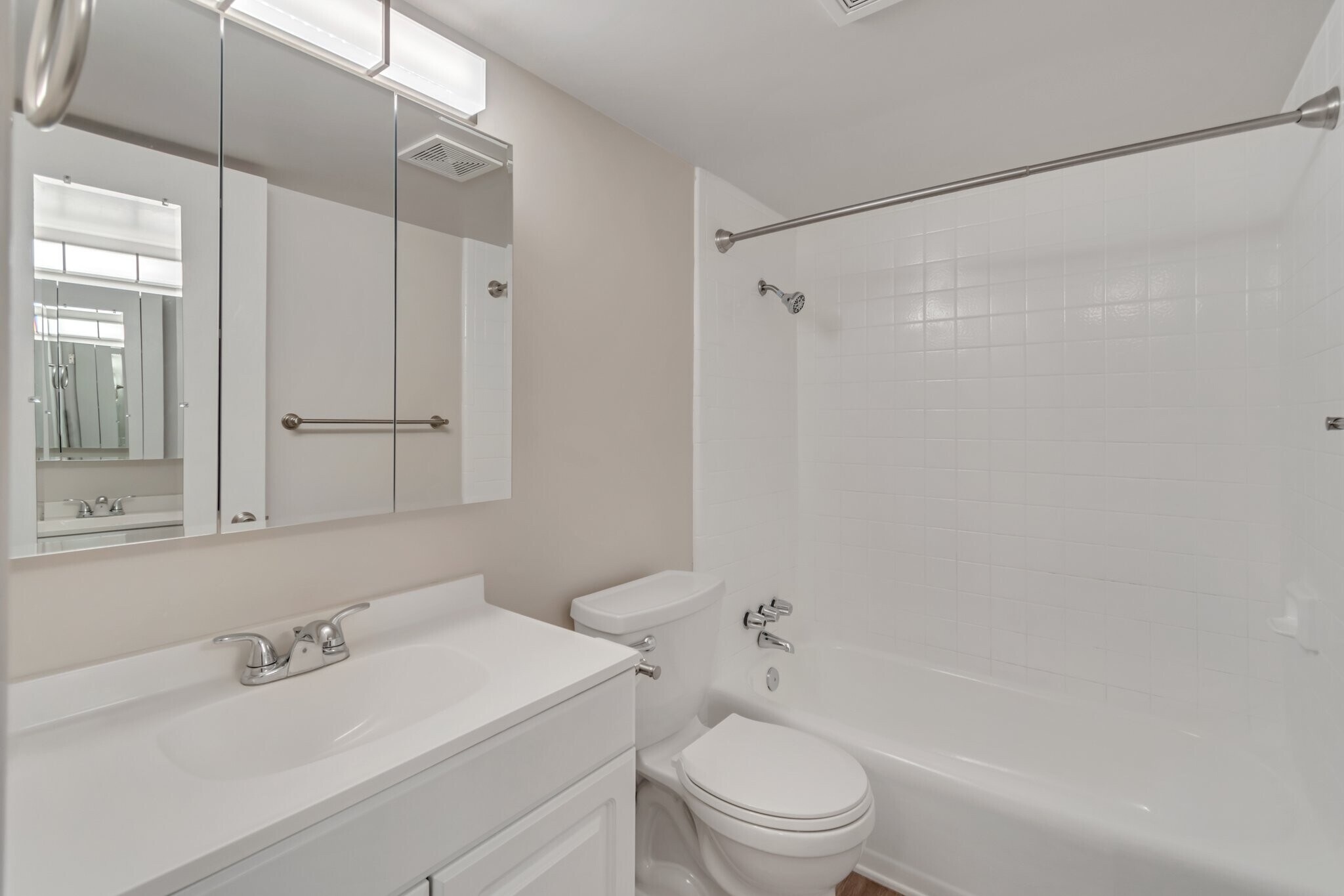 Building Photo - 2105 E 3300 S