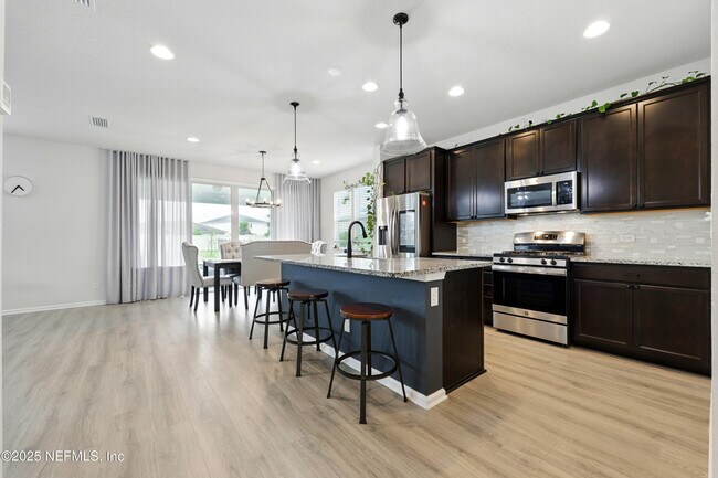 Building Photo - 54 Alderwood Pl