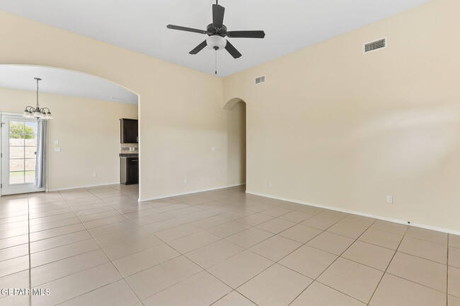 Building Photo - 2101 James White Dr