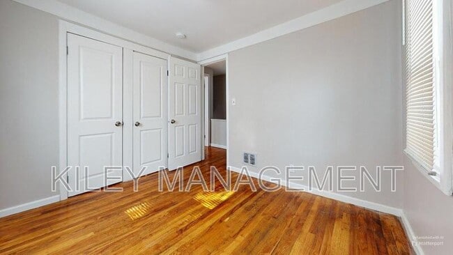 Building Photo - 8956 Rutherford St