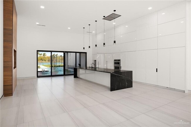 Building Photo - 43 Antigua Dr