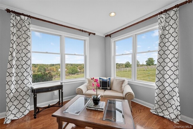 Building Photo - 11 Dorian Way