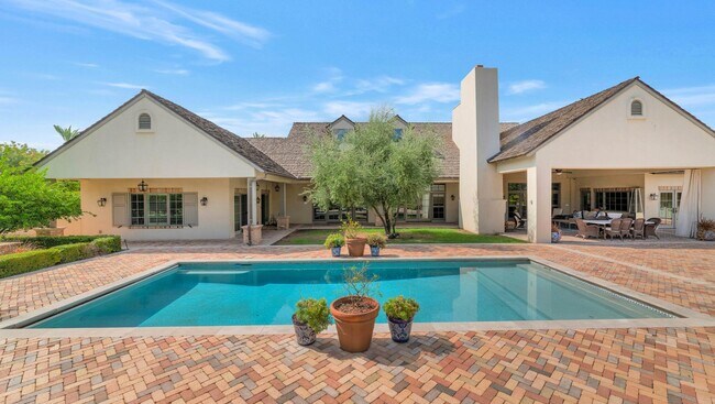 Building Photo - 6248 E Montecito Ave