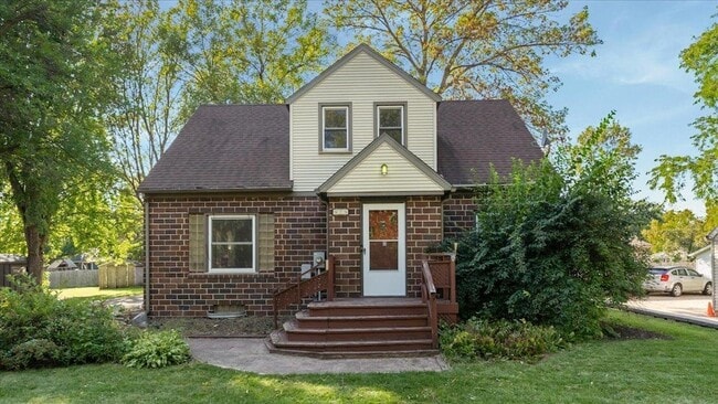 Building Photo - 828 15th St SW