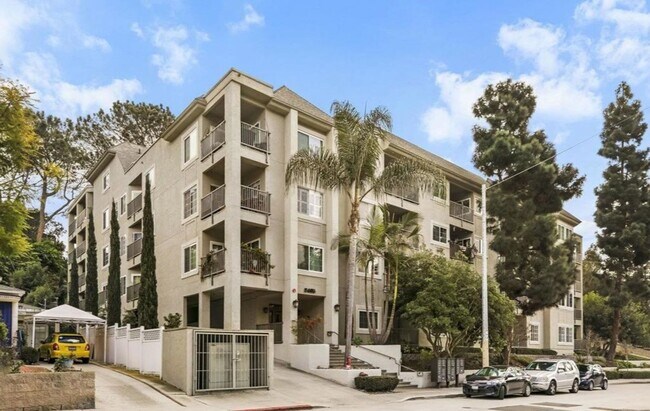 Building Photo - Live Elevated in the Heart of North Park!