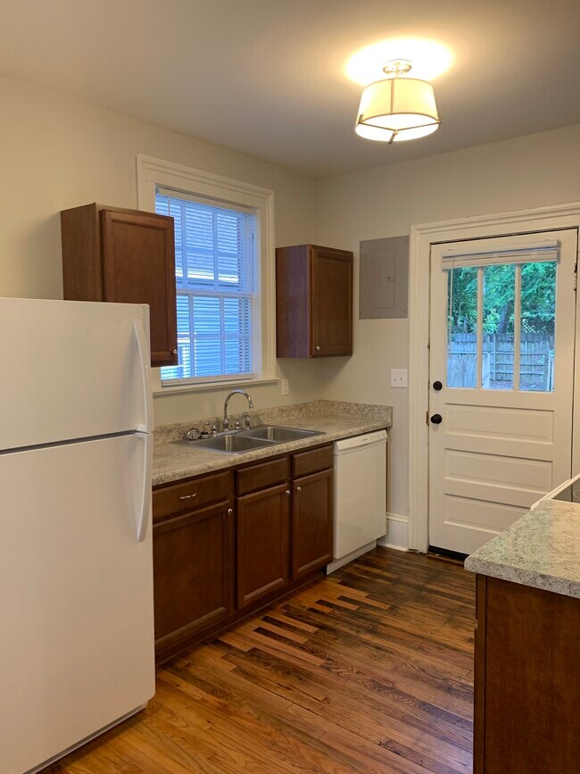 Building Photo - 1580 Oglethorpe St