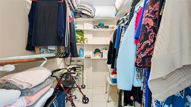 Building Photo - 3725 NE 169th St