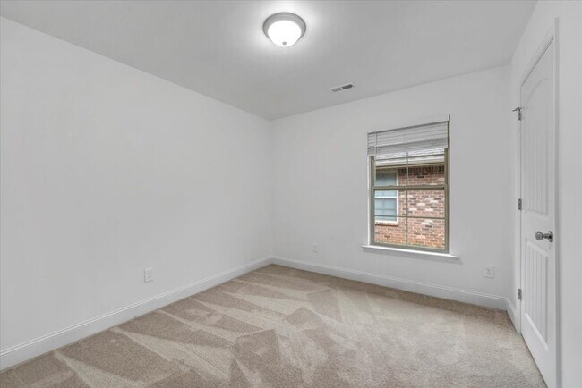 Building Photo - 162 Harold Murphy Dr