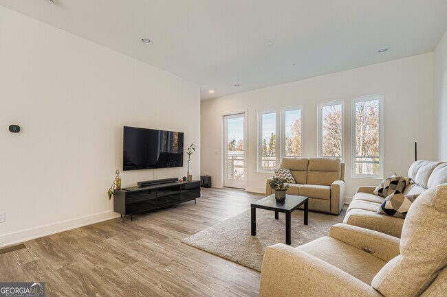 Building Photo - 1251 Chelsea Cir NW