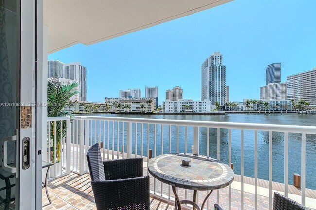 Building Photo - 121 Golden Isles Dr