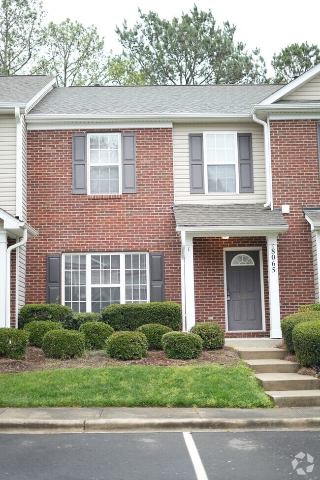 Building Photo - Welcome to this beautiful 3-bedroom, 3-bat...