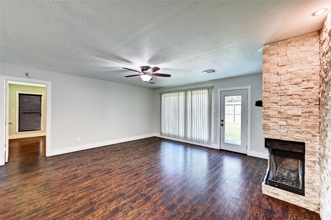 Building Photo - 5103 Temple Bell Dr
