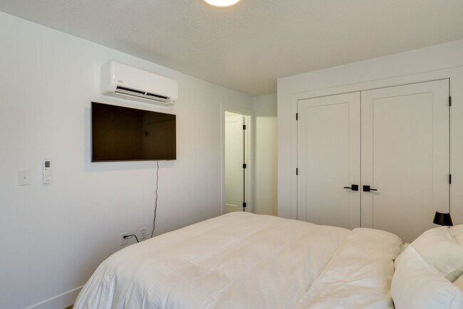 Building Photo - 4164 S Sugaree Ln