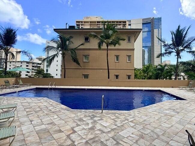 Building Photo - 2121 Ala Wai Blvd