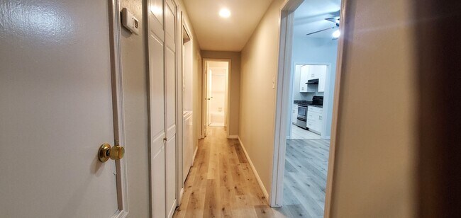 Building Photo - 9707 Richmond Ave.