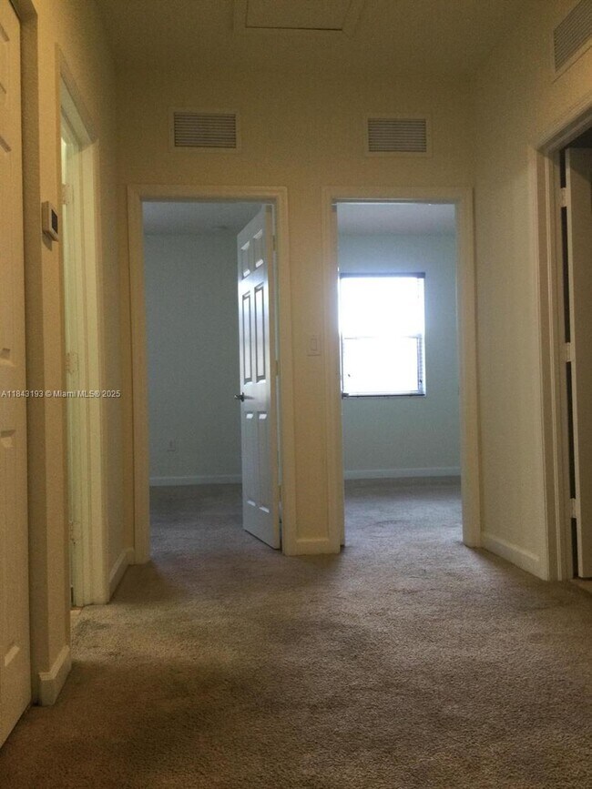 Building Photo - 9525 SW 171st Ct