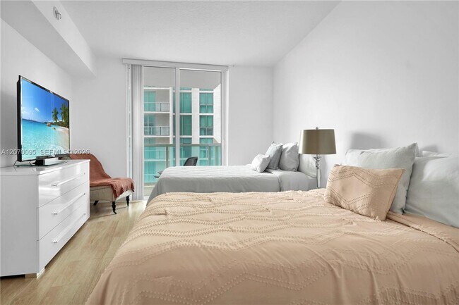 Building Photo - 250 Sunny Isles Blvd