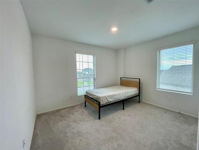 Building Photo - 31603 Rosebud Vly Ln