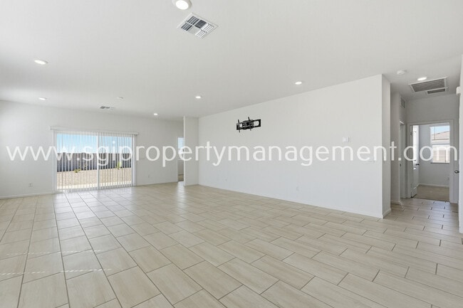 Building Photo - 25489 W Fraktur Rd