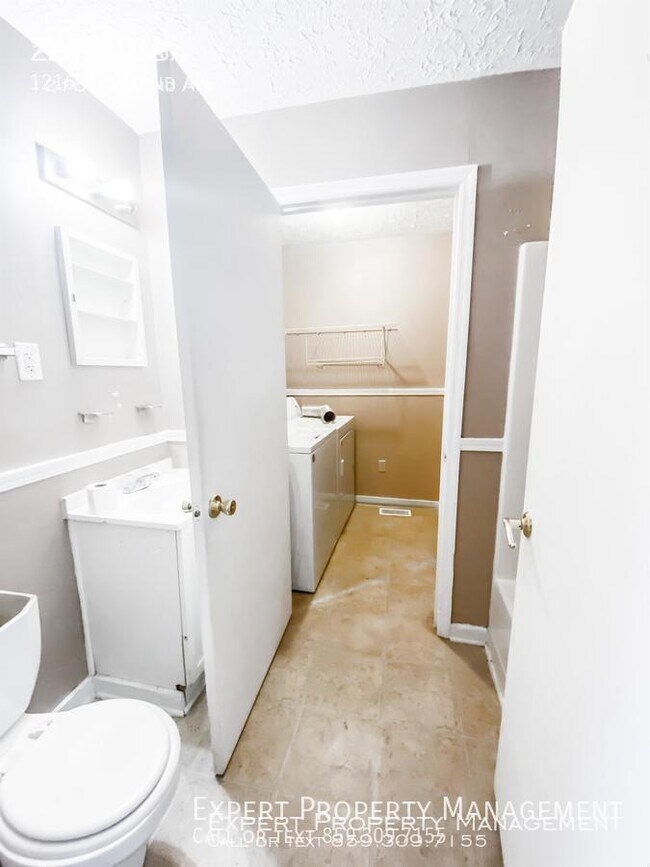 Building Photo - 1216 Hammond Ave