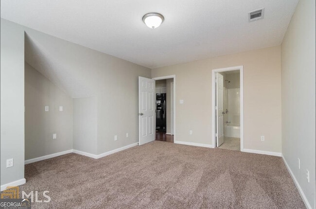 Building Photo - 145 Courtyard Dr