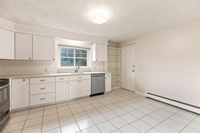 Building Photo - 138 Emerson Gardens Rd