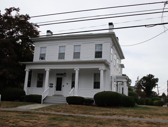 Building Photo - 130 W River St