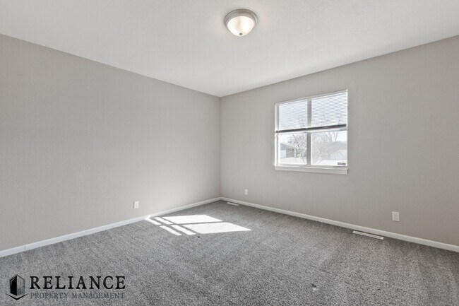 Building Photo - 8712 Lakeland Cir
