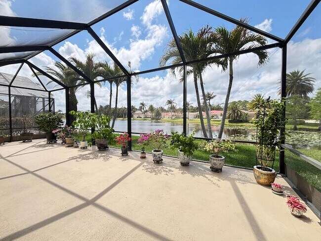 Building Photo - 6532 SE Broadmoor Ln