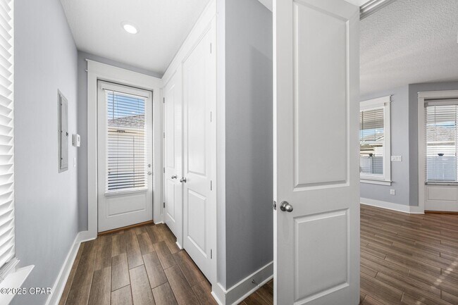 Building Photo - 1301 Savory Ct