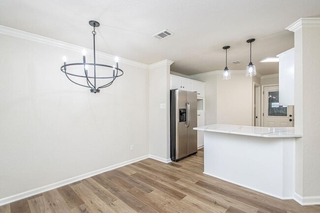 Building Photo - 23 Pamela Ln