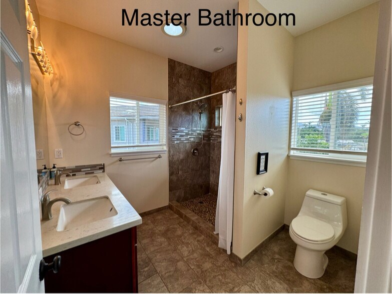 Building Photo - 66-166-166 Waialua Beach Rd