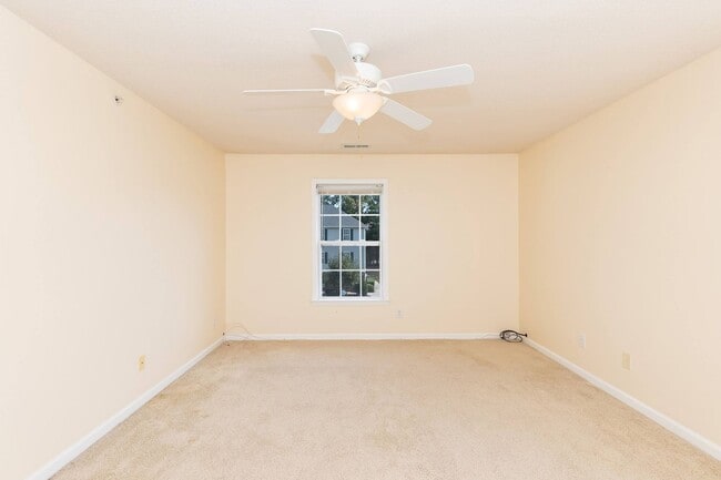 Building Photo - TWO BEDROOM HOME!